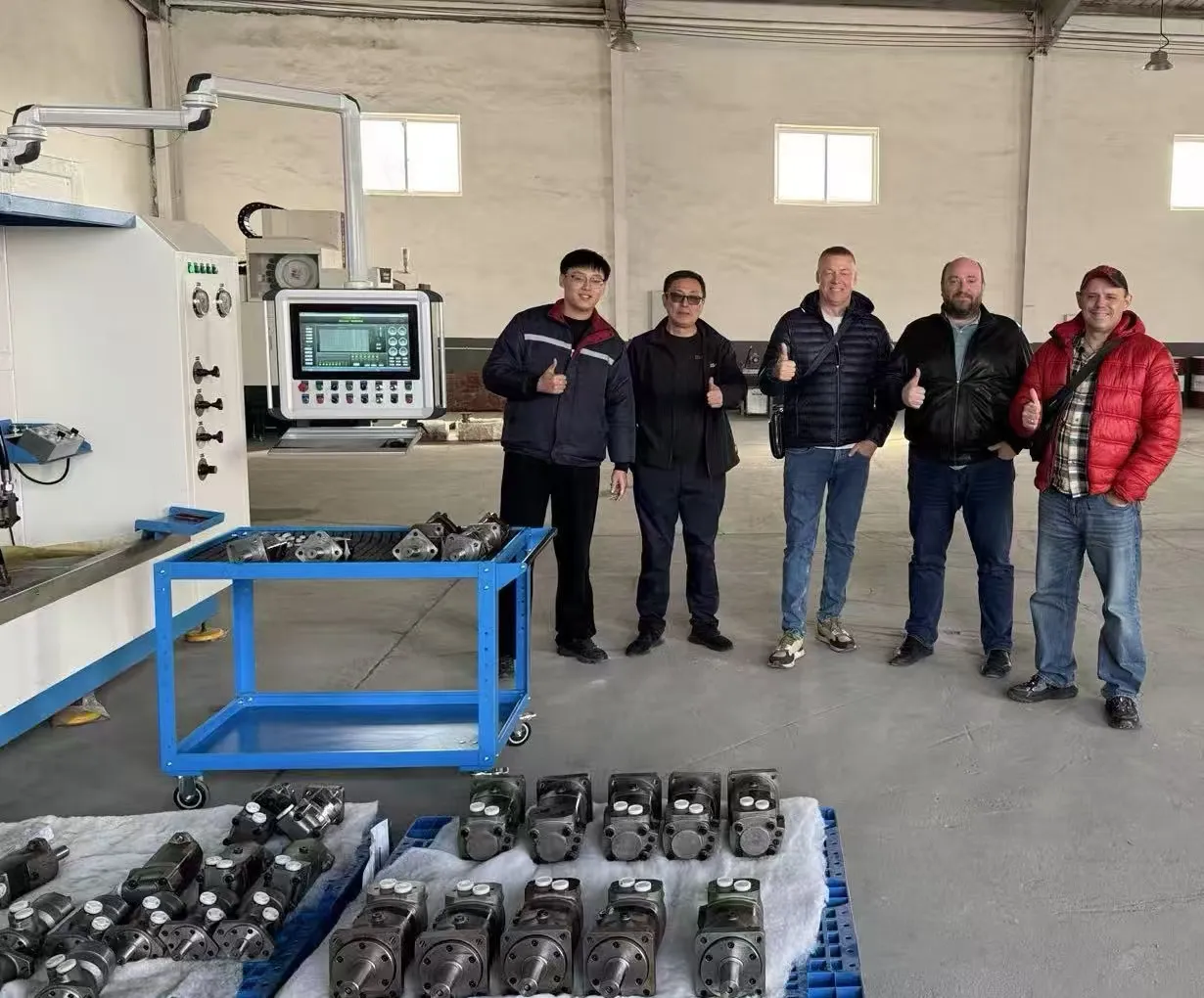 Russian customers visited the Yushan hydraulic motor factory in Qingdao for inspection and exchange of views.
